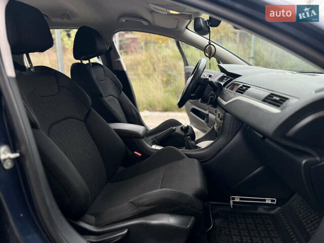 Синій Сітроен С5, об'ємом двигуна 2 л та пробігом 275 тис. км за 6350 $, фото 14 на Automoto.ua