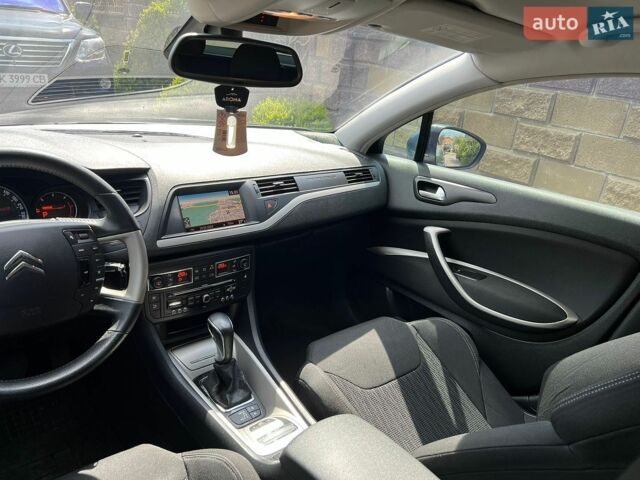 Синий Ситроен С5, объемом двигателя 2 л и пробегом 290 тыс. км за 8000 $, фото 3 на Automoto.ua