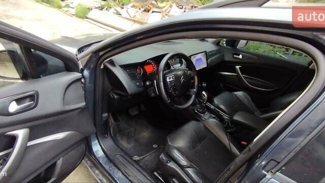 Синий Ситроен С5, объемом двигателя 1.56 л и пробегом 430 тыс. км за 5500 $, фото 1 на Automoto.ua