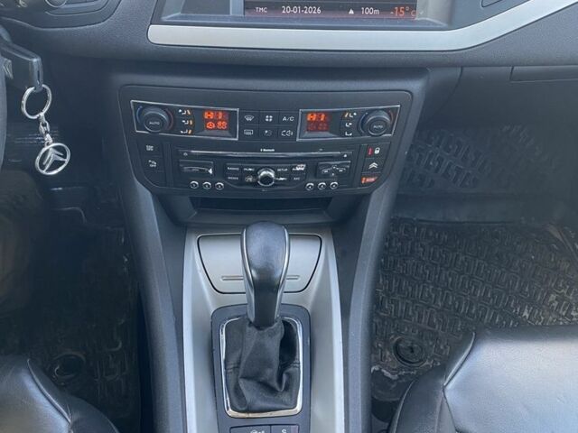 Синий Ситроен С5, объемом двигателя 1.6 л и пробегом 220 тыс. км за 5300 $, фото 5 на Automoto.ua