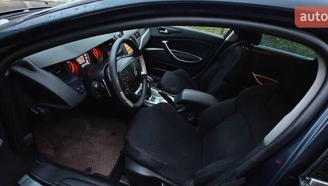 Синий Ситроен С5, объемом двигателя 1.6 л и пробегом 253 тыс. км за 4999 $, фото 19 на Automoto.ua