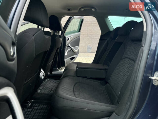 Синій Сітроен С5, об'ємом двигуна 2 л та пробігом 275 тис. км за 6350 $, фото 10 на Automoto.ua