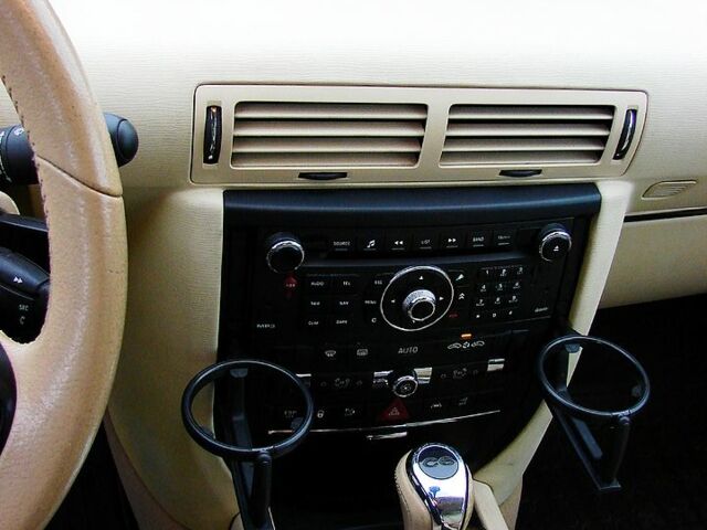 Черный Ситроен С6, объемом двигателя 2.7 л и пробегом 353 тыс. км за 7300 $, фото 11 на Automoto.ua