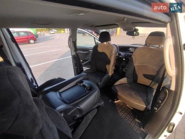 Белый Ситроен С8, объемом двигателя 2 л и пробегом 265 тыс. км за 8600 $, фото 5 на Automoto.ua