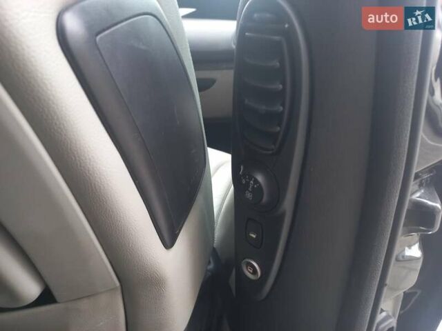 Черный Ситроен С8, объемом двигателя 2 л и пробегом 197 тыс. км за 8700 $, фото 38 на Automoto.ua