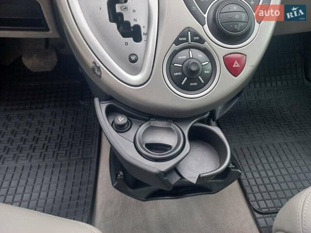 Черный Ситроен С8, объемом двигателя 2 л и пробегом 197 тыс. км за 8700 $, фото 26 на Automoto.ua