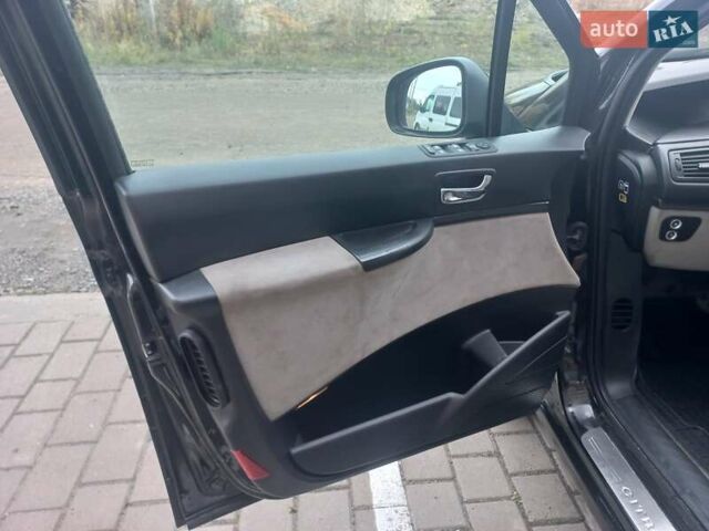 Черный Ситроен С8, объемом двигателя 2 л и пробегом 197 тыс. км за 8700 $, фото 21 на Automoto.ua