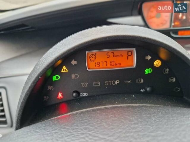 Черный Ситроен С8, объемом двигателя 2 л и пробегом 197 тыс. км за 8850 $, фото 4 на Automoto.ua