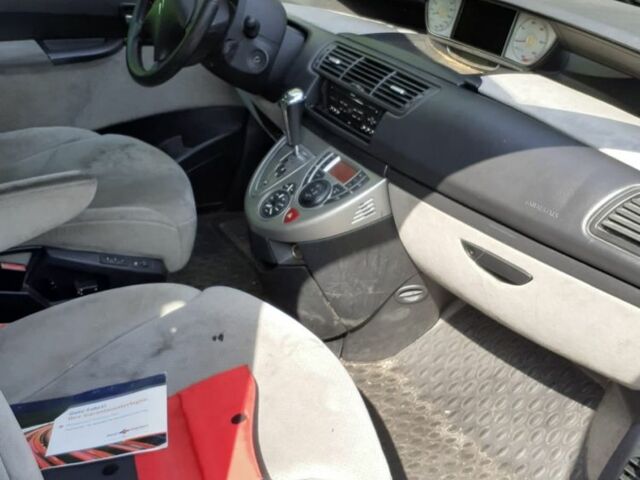 Фиолетовый Ситроен С8, объемом двигателя 2.2 л и пробегом 360 тыс. км за 3000 $, фото 4 на Automoto.ua