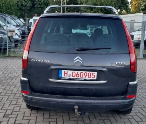 Фиолетовый Ситроен С8, объемом двигателя 2.2 л и пробегом 360 тыс. км за 3000 $, фото 2 на Automoto.ua