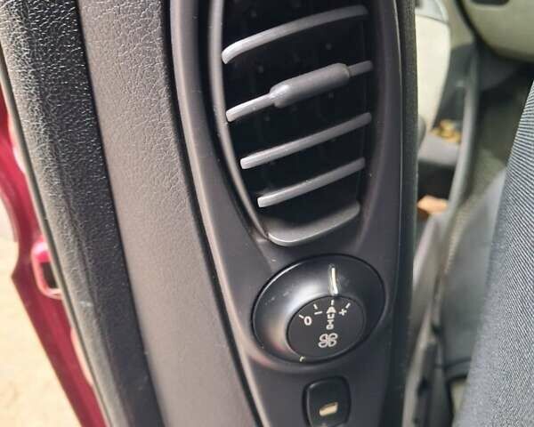 Красный Ситроен С8, объемом двигателя 2 л и пробегом 343 тыс. км за 6300 $, фото 16 на Automoto.ua