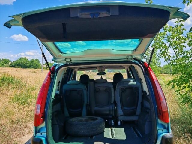 Ситроен С8, объемом двигателя 2.2 л и пробегом 300 тыс. км за 2000 $, фото 4 на Automoto.ua