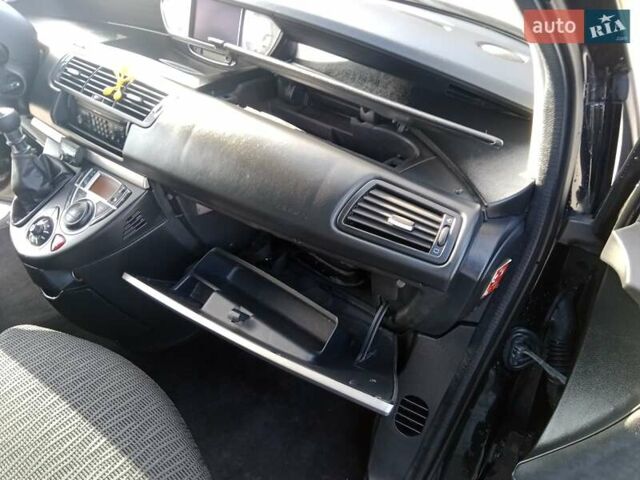Ситроен С8, объемом двигателя 2 л и пробегом 267 тыс. км за 7900 $, фото 56 на Automoto.ua