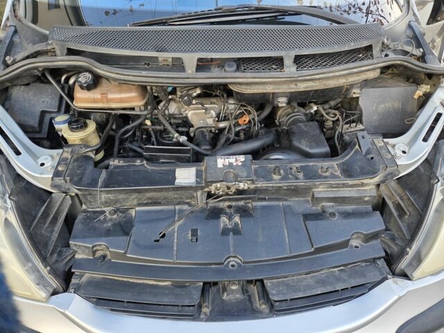 Серый Ситроен С8, объемом двигателя 2 л и пробегом 250 тыс. км за 3100 $, фото 4 на Automoto.ua