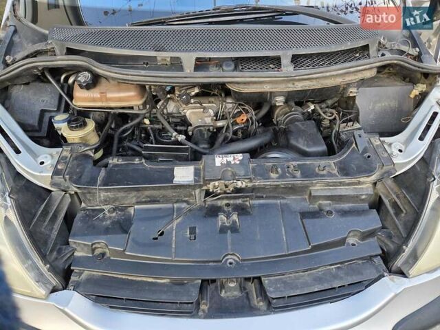 Сірий Сітроен С8, об'ємом двигуна 2 л та пробігом 260 тис. км за 3100 $, фото 4 на Automoto.ua