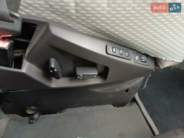 Серый Ситроен С8, объемом двигателя 2.23 л и пробегом 293 тыс. км за 5000 $, фото 8 на Automoto.ua