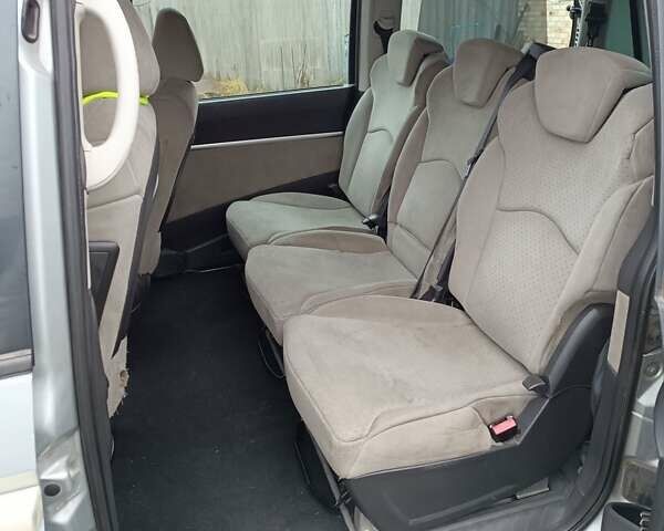 Серый Ситроен С8, объемом двигателя 2.23 л и пробегом 293 тыс. км за 5000 $, фото 1 на Automoto.ua