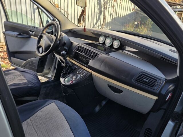 Серый Ситроен С8, объемом двигателя 2 л и пробегом 250 тыс. км за 3100 $, фото 5 на Automoto.ua