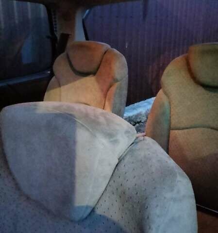 Серый Ситроен С8, объемом двигателя 2.18 л и пробегом 273 тыс. км за 3900 $, фото 2 на Automoto.ua