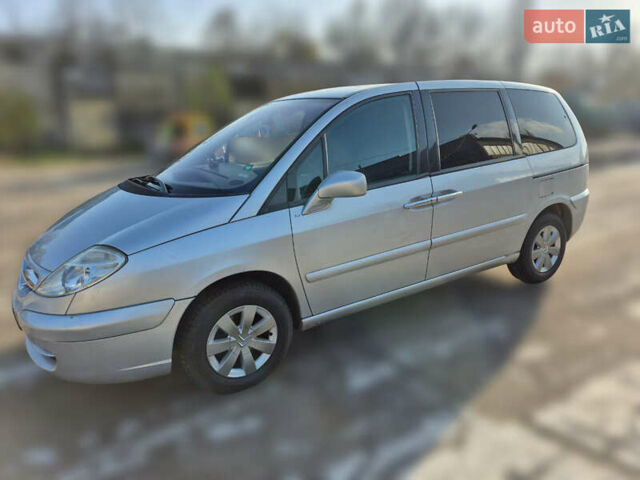 Серый Ситроен С8, объемом двигателя 2 л и пробегом 200 тыс. км за 5500 $, фото 2 на Automoto.ua