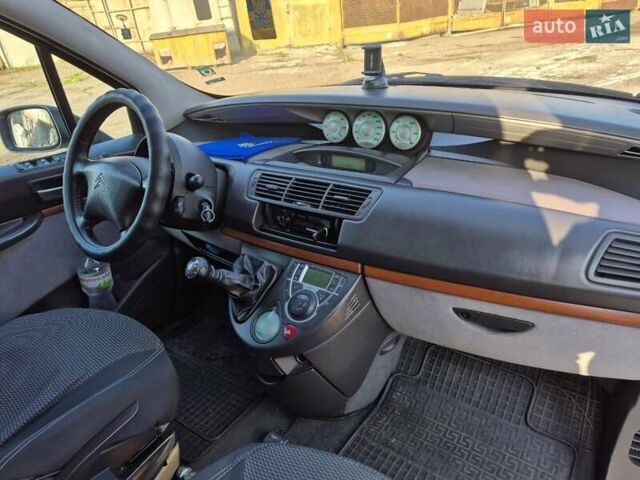 Серый Ситроен С8, объемом двигателя 2 л и пробегом 200 тыс. км за 5500 $, фото 4 на Automoto.ua