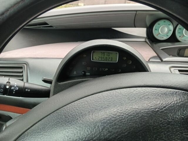 Ситроен С8 2004 в Луцке на Automoto.ua Серый Ситроен С8, объемом двигателя 2.2 л и пробегом 295 тыс. км за 3200 $, фото 6 на Automoto.ua