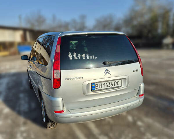 Серый Ситроен С8, объемом двигателя 2 л и пробегом 200 тыс. км за 5500 $, фото 3 на Automoto.ua