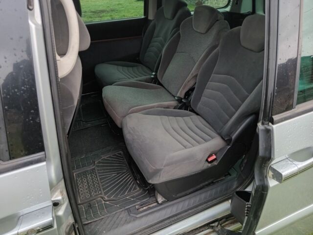 Ситроен С8 2004 в Луцке на Automoto.ua Серый Ситроен С8, объемом двигателя 2.2 л и пробегом 295 тыс. км за 3200 $, фото 12 на Automoto.ua