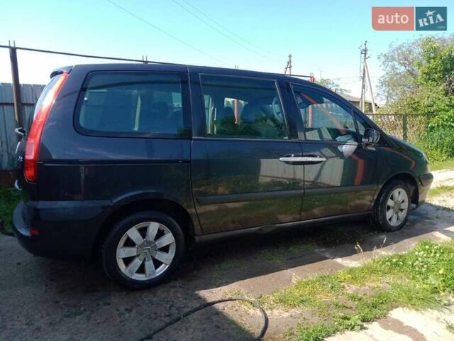 Серый Ситроен С8, объемом двигателя 2 л и пробегом 240 тыс. км за 2000 $, фото 1 на Automoto.ua