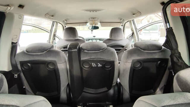 Серый Ситроен С8, объемом двигателя 2.2 л и пробегом 285 тыс. км за 5000 $, фото 12 на Automoto.ua