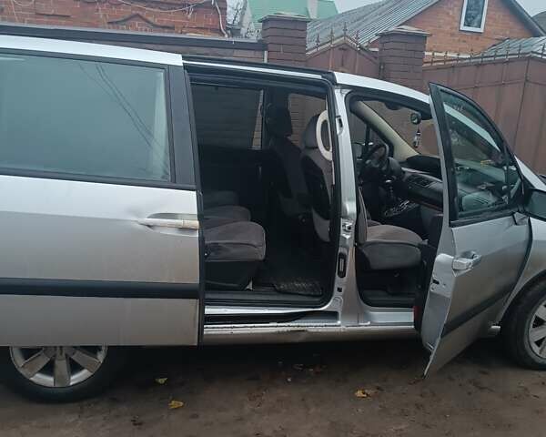 Серый Ситроен С8, объемом двигателя 2.2 л и пробегом 346 тыс. км за 5000 $, фото 1 на Automoto.ua