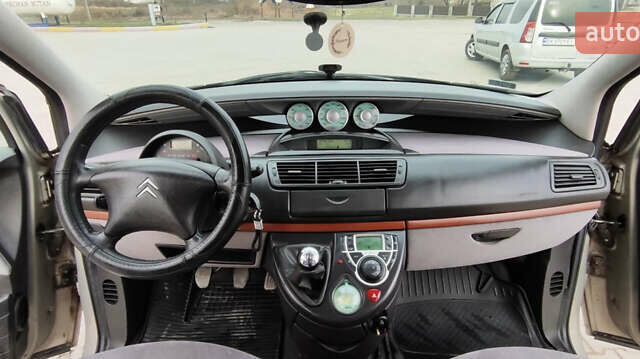 Серый Ситроен С8, объемом двигателя 2.2 л и пробегом 285 тыс. км за 5000 $, фото 6 на Automoto.ua