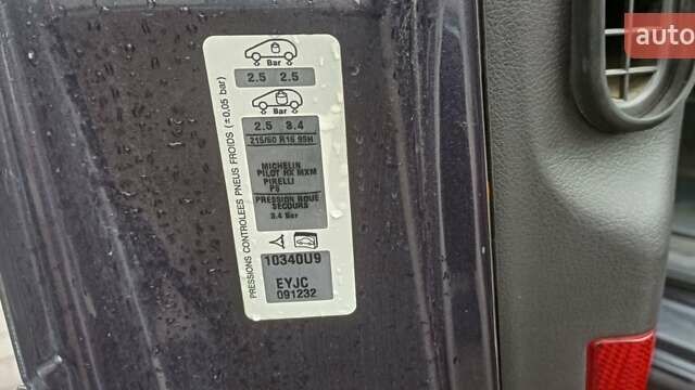 Сірий Сітроен С8, об'ємом двигуна 2.2 л та пробігом 280 тис. км за 3650 $, фото 4 на Automoto.ua