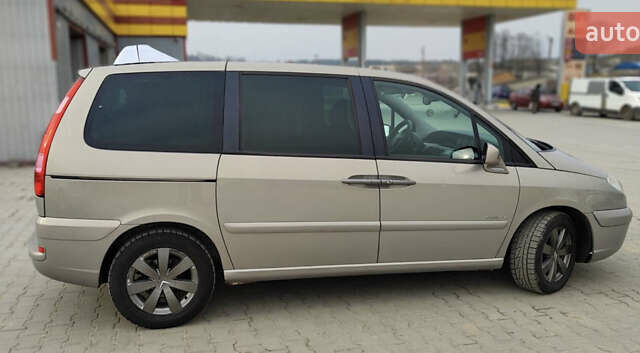 Серый Ситроен С8, объемом двигателя 2.2 л и пробегом 285 тыс. км за 5000 $, фото 1 на Automoto.ua