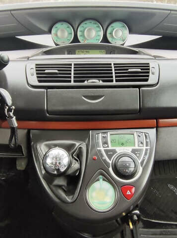 Серый Ситроен С8, объемом двигателя 2.2 л и пробегом 285 тыс. км за 5000 $, фото 15 на Automoto.ua