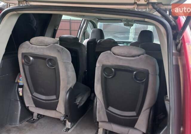 Сірий Сітроен С8, об'ємом двигуна 2 л та пробігом 299 тис. км за 3499 $, фото 4 на Automoto.ua