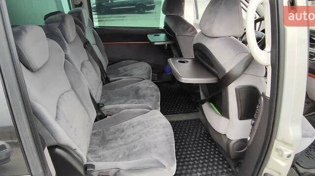 Серый Ситроен С8, объемом двигателя 2.2 л и пробегом 285 тыс. км за 5000 $, фото 13 на Automoto.ua