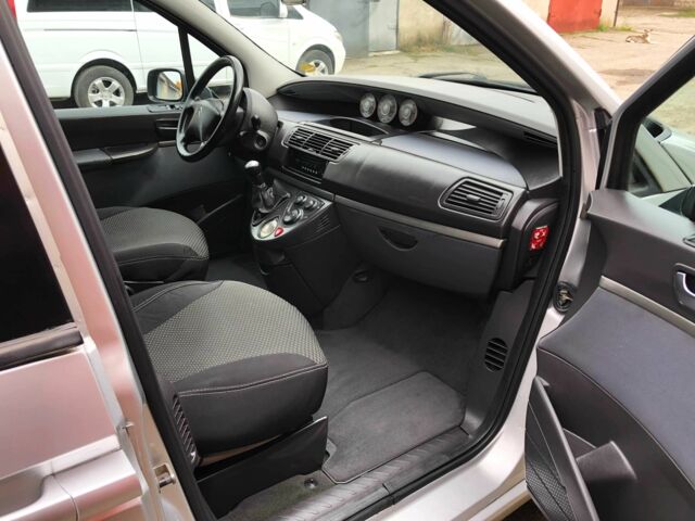 Сірий Сітроен С8, об'ємом двигуна 2 л та пробігом 155 тис. км за 4400 $, фото 11 на Automoto.ua