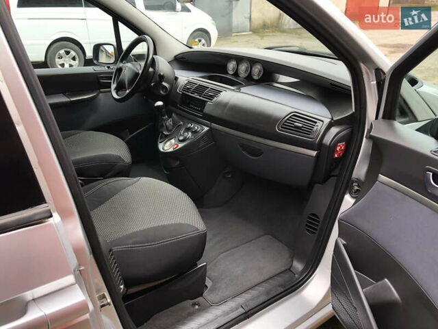 Серый Ситроен С8, объемом двигателя 2 л и пробегом 157 тыс. км за 4500 $, фото 11 на Automoto.ua