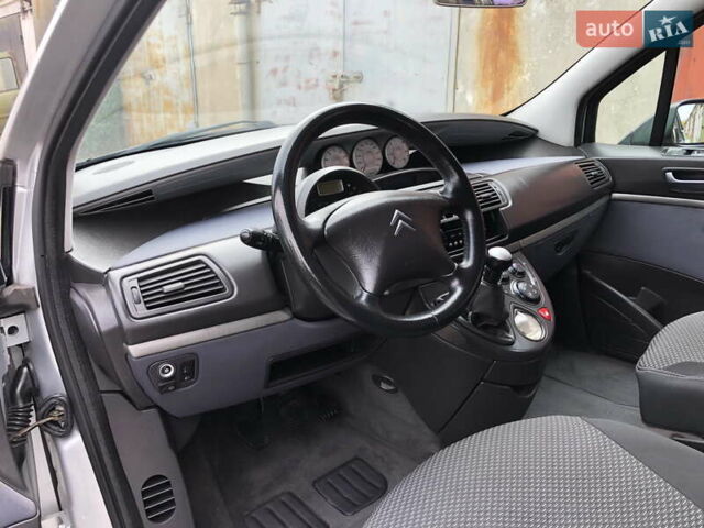 Серый Ситроен С8, объемом двигателя 2 л и пробегом 157 тыс. км за 4500 $, фото 10 на Automoto.ua