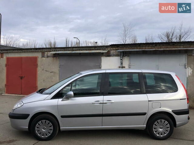 Серый Ситроен С8, объемом двигателя 2 л и пробегом 157 тыс. км за 4500 $, фото 6 на Automoto.ua