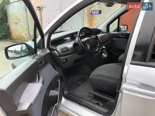 Серый Ситроен С8, объемом двигателя 2 л и пробегом 157 тыс. км за 4500 $, фото 9 на Automoto.ua