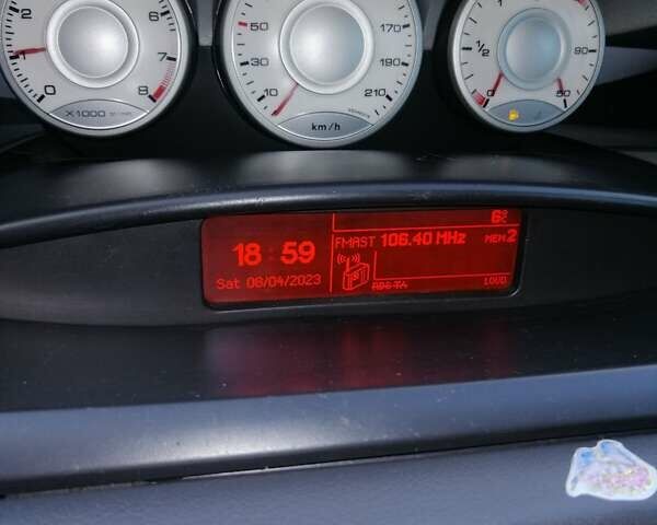 Серый Ситроен С8, объемом двигателя 2 л и пробегом 285 тыс. км за 4399 $, фото 7 на Automoto.ua