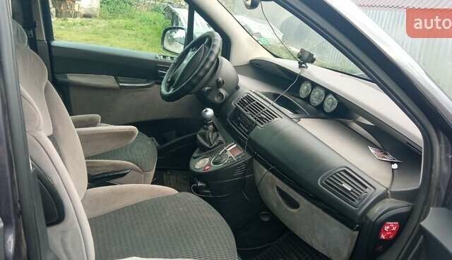 Ситроен С8 2009 в Виннице на Automoto.ua Серый Ситроен С8, объемом двигателя 2 л и пробегом 266 тыс. км за 6000 $, фото 2 на Automoto.ua