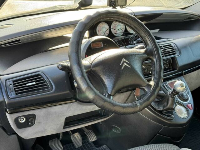 Серый Ситроен С8, объемом двигателя 2 л и пробегом 266 тыс. км за 6590 $, фото 14 на Automoto.ua