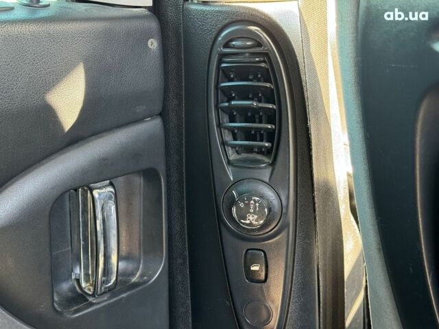 Серый Ситроен С8, объемом двигателя 2 л и пробегом 266 тыс. км за 6590 $, фото 32 на Automoto.ua