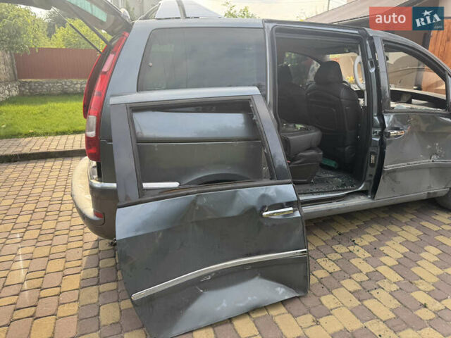 Сірий Сітроен С8, об'ємом двигуна 2 л та пробігом 200 тис. км за 5200 $, фото 4 на Automoto.ua