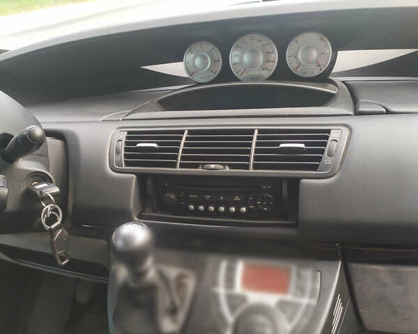 Сірий Сітроен С8, об'ємом двигуна 2 л та пробігом 197 тис. км за 8800 $, фото 8 на Automoto.ua