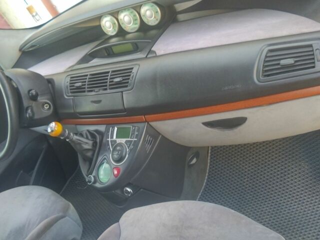 Синій Сітроен С8, об'ємом двигуна 2.2 л та пробігом 320 тис. км за 4200 $, фото 4 на Automoto.ua