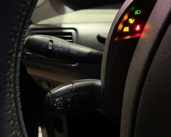 Синій Сітроен С8, об'ємом двигуна 2.23 л та пробігом 362 тис. км за 4200 $, фото 20 на Automoto.ua